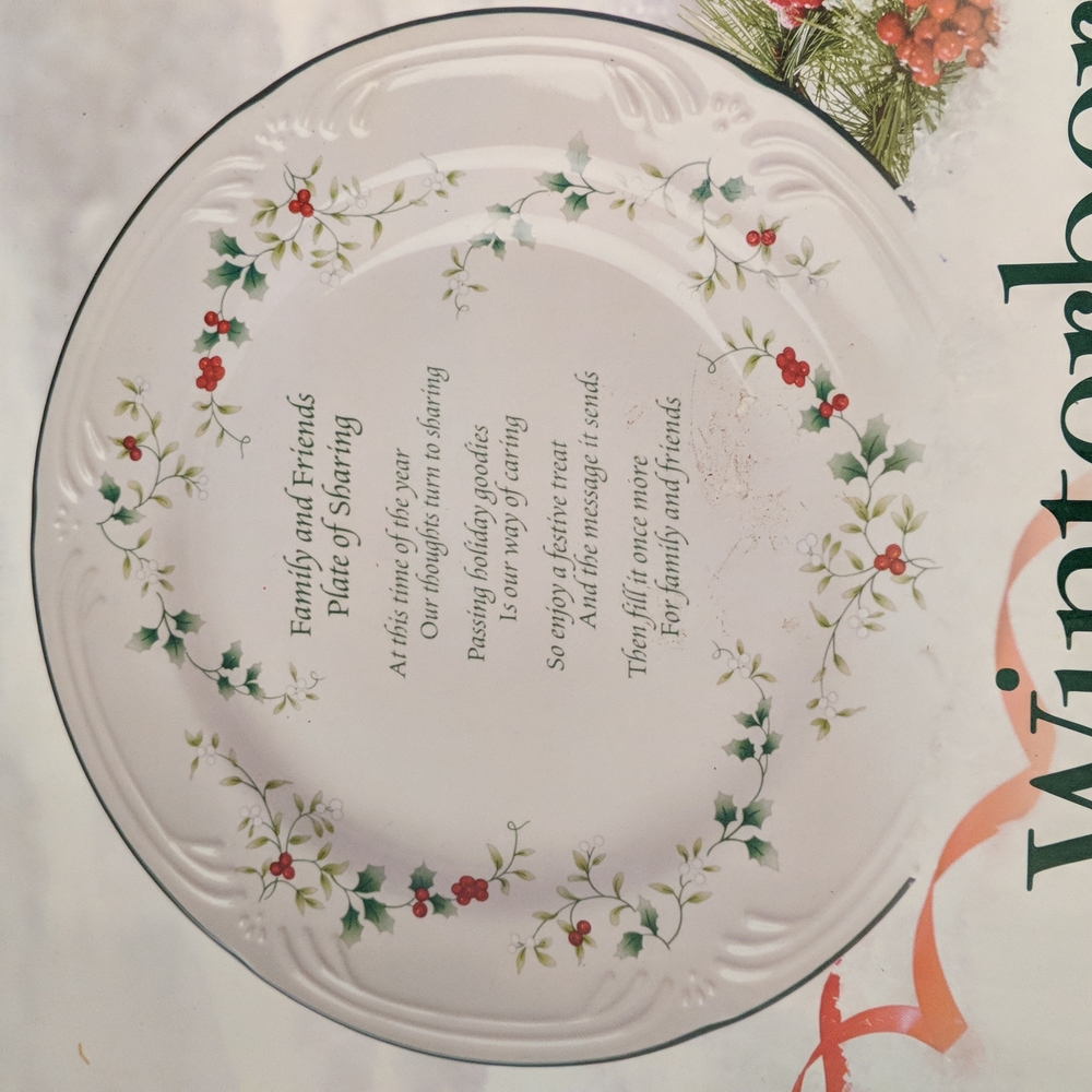 Pfaltzgraff winter berry sharing plate - Picture 2 of 3